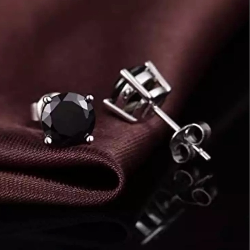 🌟 Sterling Silver Black Stud Earrings